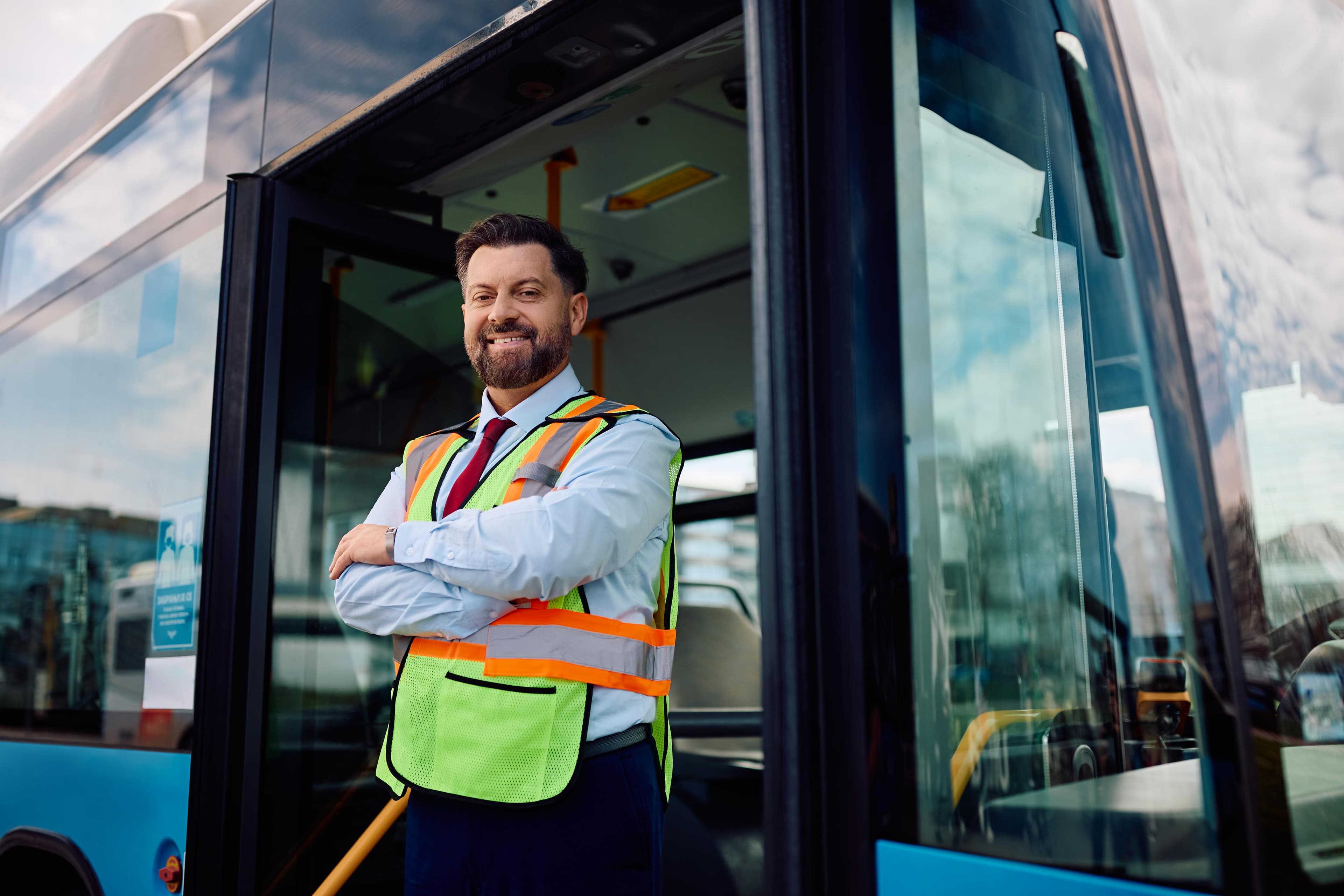 Водитель трамвая за работой Водитель трамвая за работой